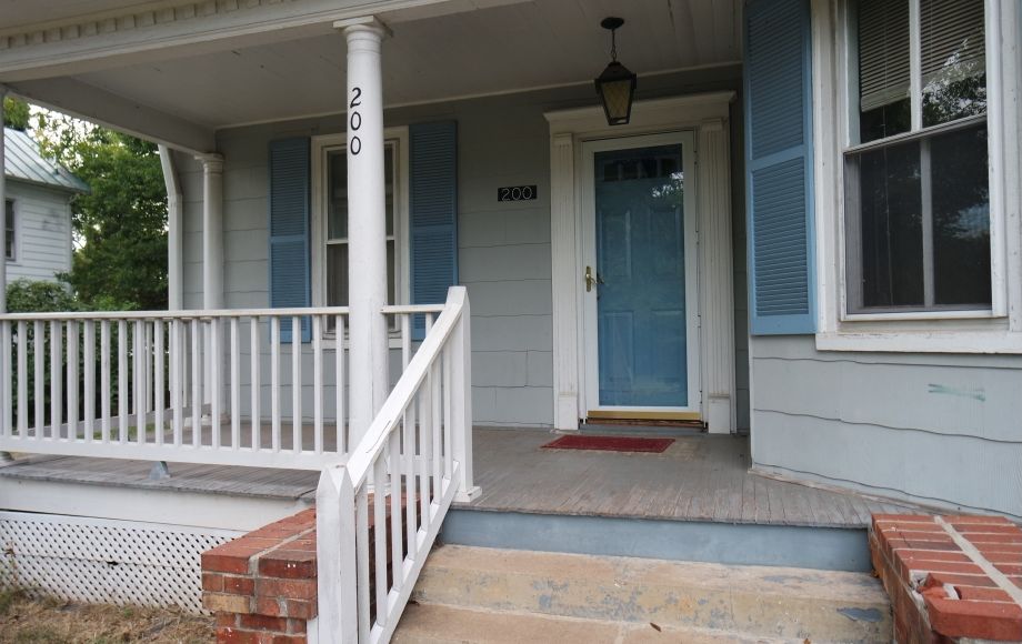 Image for SOLID 3 BR/2 BA HOME w/OUTBUILDINGS on .34 +/- ACRE LOT—SELLS to the HIGHEST BIDDER!!