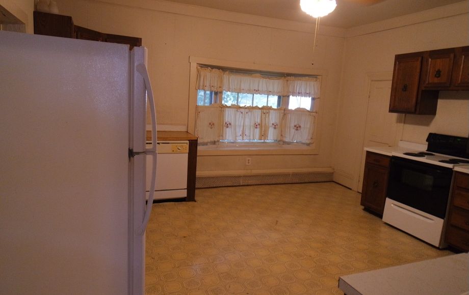 Image for SOLID 3 BR/2 BA HOME w/OUTBUILDINGS on .34 +/- ACRE LOT—SELLS to the HIGHEST BIDDER!!