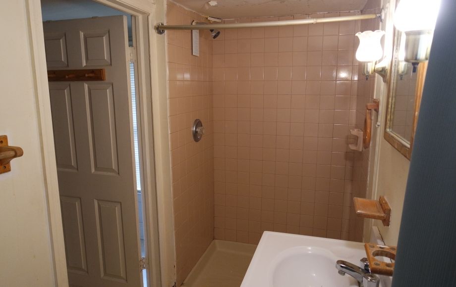 Image for SOLID 3 BR/2 BA HOME w/OUTBUILDINGS on .34 +/- ACRE LOT—SELLS to the HIGHEST BIDDER!!