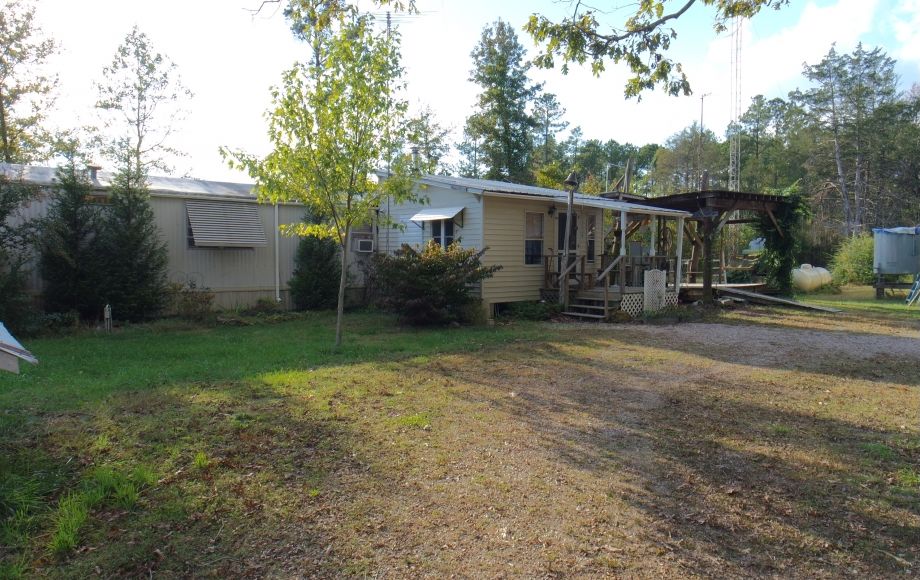 Image for 6 RM HOUSE, MOBILE HOME on 3.5 ACRES, EQUIPMENT & PERSONAL PROPERTY ALL SOLD ABSOLUTE FOR 1 BID!!