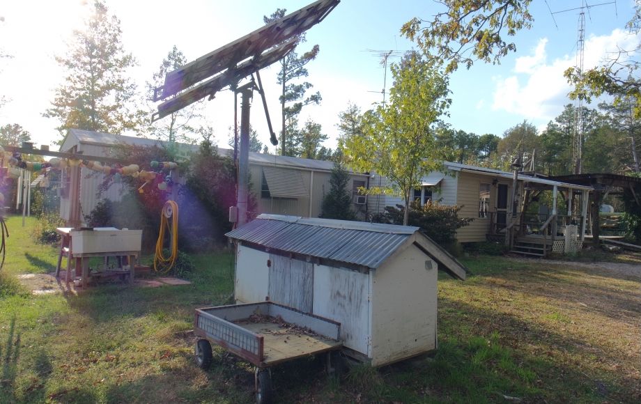 Image for 6 RM HOUSE, MOBILE HOME on 3.5 ACRES, EQUIPMENT & PERSONAL PROPERTY ALL SOLD ABSOLUTE FOR 1 BID!!