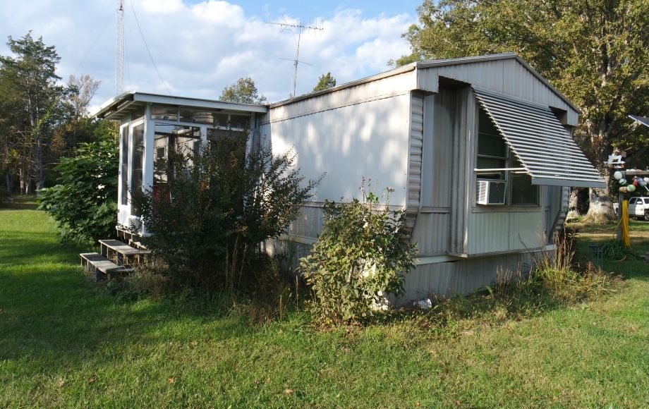 Image for 6 RM HOUSE, MOBILE HOME on 3.5 ACRES, EQUIPMENT & PERSONAL PROPERTY ALL SOLD ABSOLUTE FOR 1 BID!!