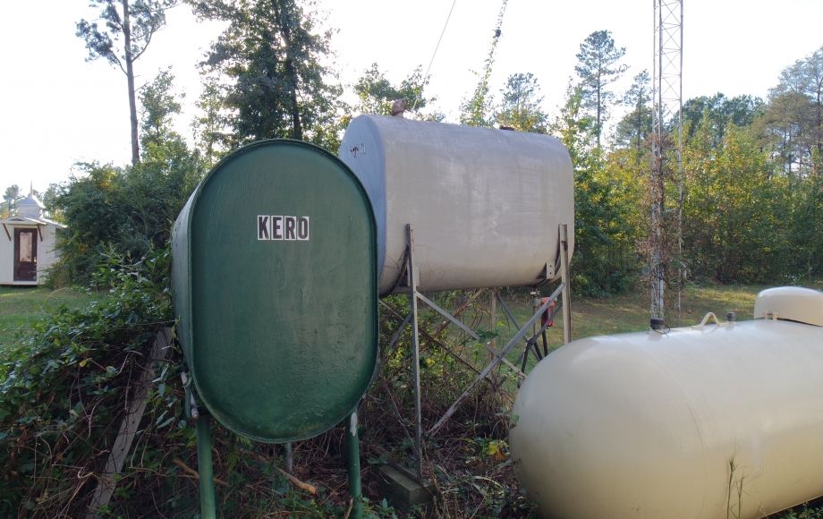 Image for 6 RM HOUSE, MOBILE HOME on 3.5 ACRES, EQUIPMENT & PERSONAL PROPERTY ALL SOLD ABSOLUTE FOR 1 BID!!