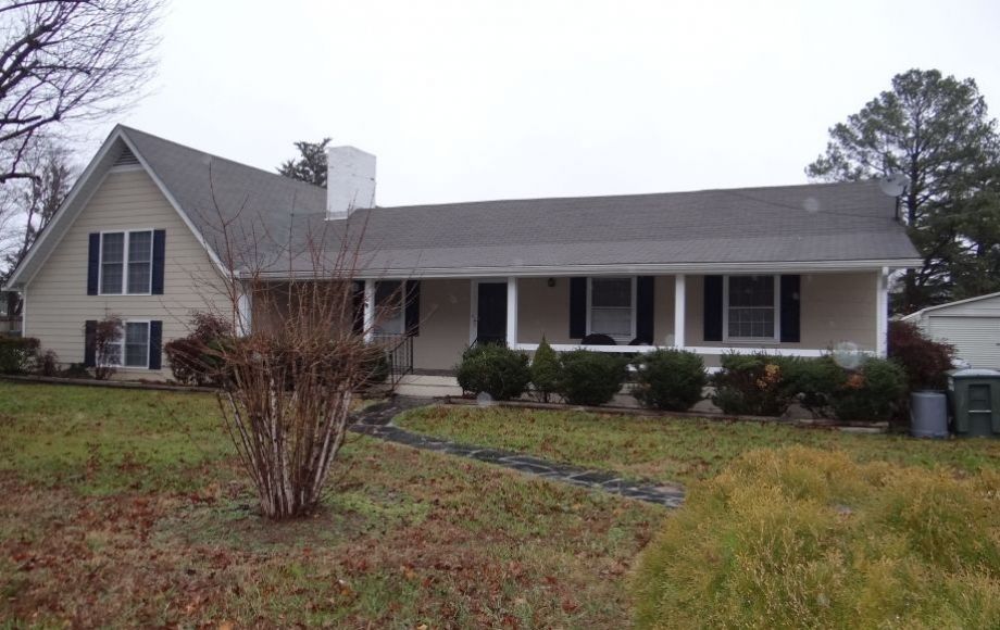 Image for 6 BR/4 BA HOME in DOWNTOWN MONTROSS, VA (WESTMORLAND COUNTY)—SELLS to the HIGHEST BIDDER!!