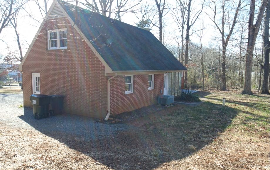 Image for MOVE-in-READY 4 BR/2 BA HOME on 2.3 +/- ACRES ONLY 3.5 MILES FROM UVA!!