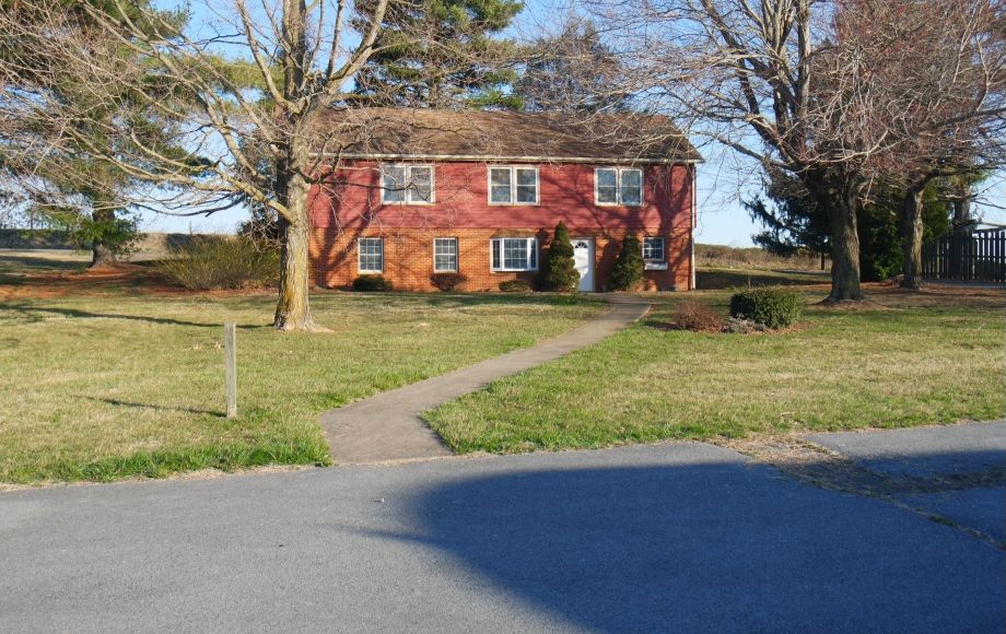 Image for 3 BR/2.5 BA HOME on .9 +/- ACRES in STAUNTON, VA—SELLS to the HIGHEST BIDDER!!