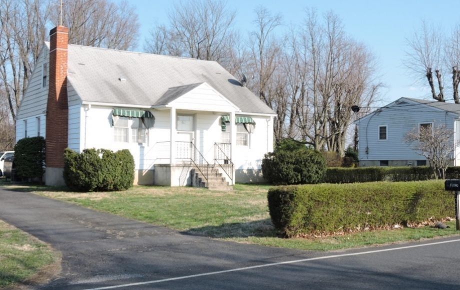 Image for 2 BR/1 BA HOME w/BASEMENT in LOUDOUN COUNTY, VA—SELLS to the HIGHEST BIDDER!!