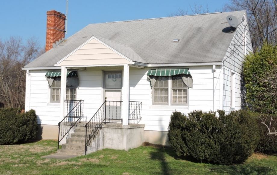 Image for 2 BR/1 BA HOME w/BASEMENT in LOUDOUN COUNTY, VA—SELLS to the HIGHEST BIDDER!!