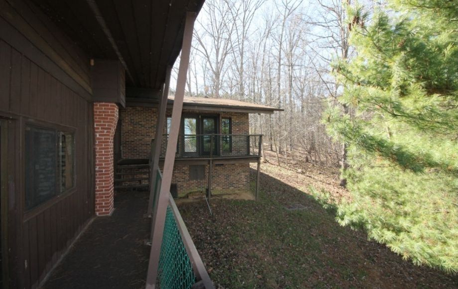 Image for 3 BR/4 BA Buggs Island Lake/Kerr Lake Front Home on 3+ Acres—SELLS to the HIGHEST BIDDER!!