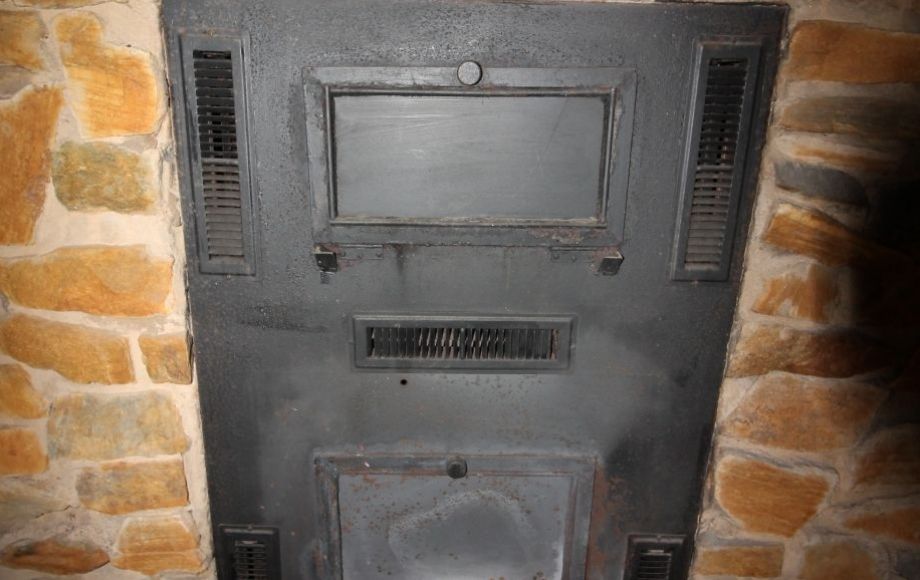 Image for 3 BR/4 BA Buggs Island Lake/Kerr Lake Front Home on 3+ Acres—SELLS to the HIGHEST BIDDER!!