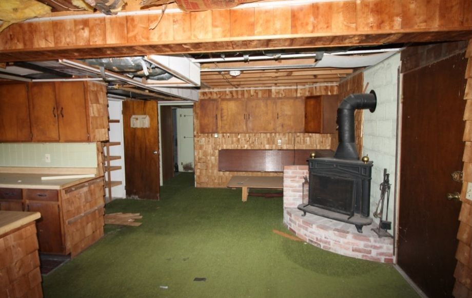 Image for 3 BR/4 BA Buggs Island Lake/Kerr Lake Front Home on 3+ Acres—SELLS to the HIGHEST BIDDER!!