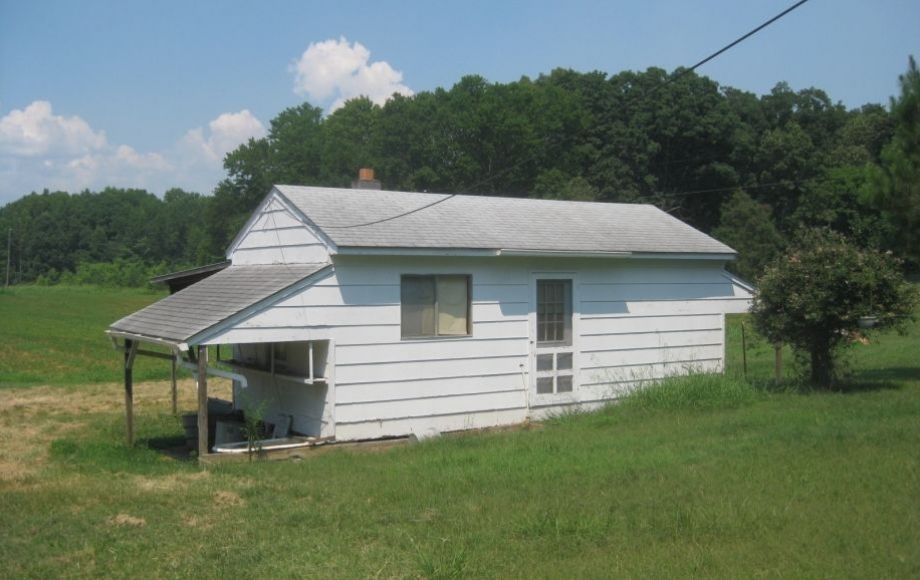 Image for 3 BR/2 BA HOME on City Lot—Sells to the Highest Bidder!!  ONLINE ONLY BIDDING!!