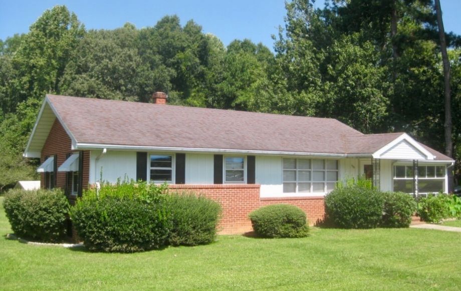 Image for Well Built 3 BR/2 BA Home w/Finished Basement on City Lot in Lunenburg County, VA