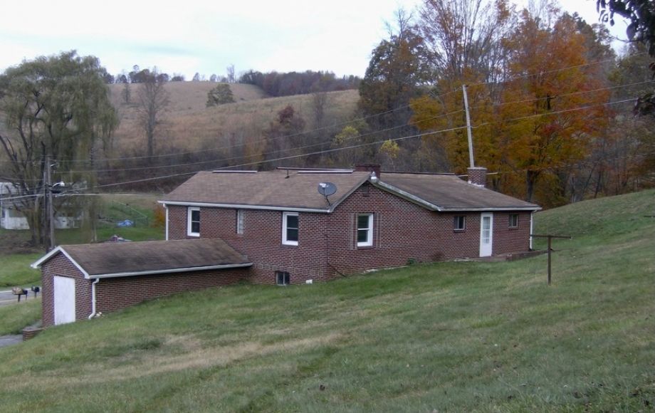 Image for 2 BR/1 BA Home on 1 +/- Acre in Tazewell, VA—-Sells to the Highest Bidder!!—-ONLINE ONLY BIDDING