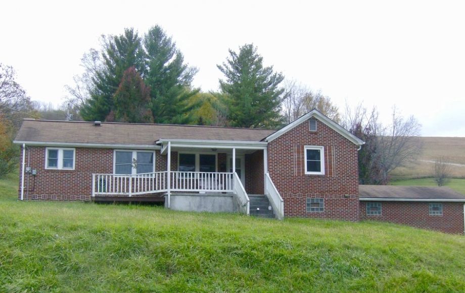 Image for 2 BR/1 BA Home on 1 +/- Acre in Tazewell, VA—-Sells to the Highest Bidder!!—-ONLINE ONLY BIDDING