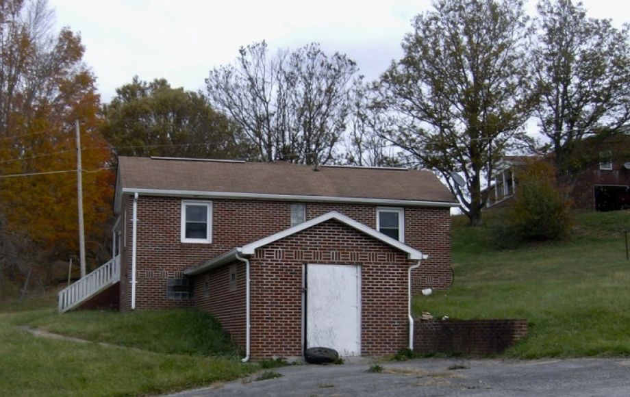 Image for 2 BR/1 BA Home on 1 +/- Acre in Tazewell, VA—-Sells to the Highest Bidder!!—-ONLINE ONLY BIDDING