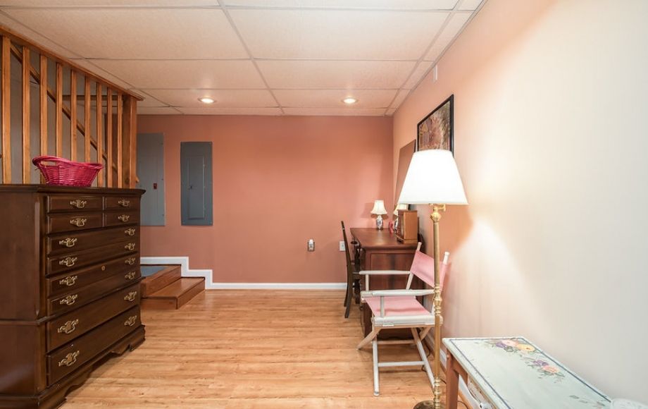 6428southblueridgeturnpike-75