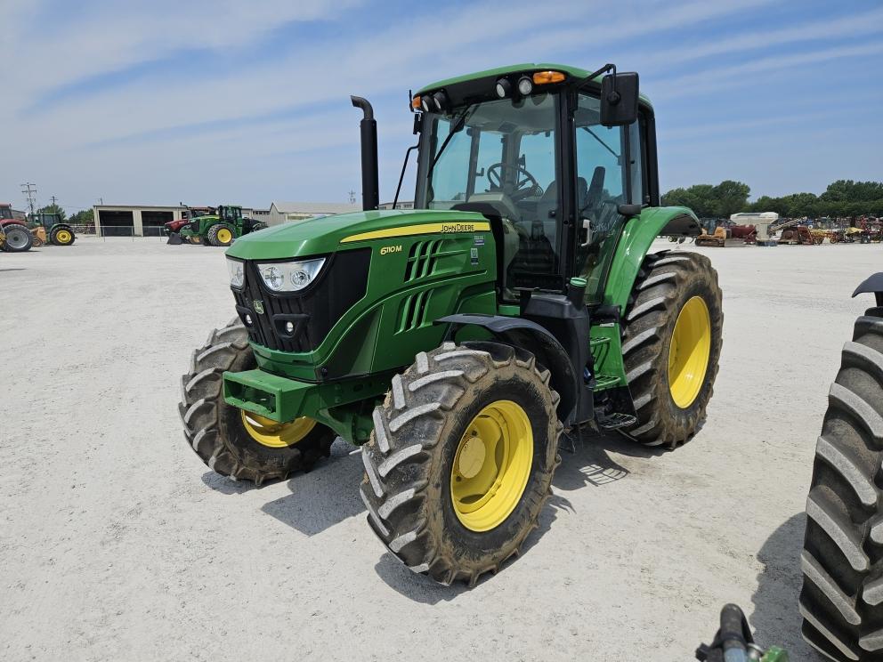 Image for 2018 John Deere 6110M