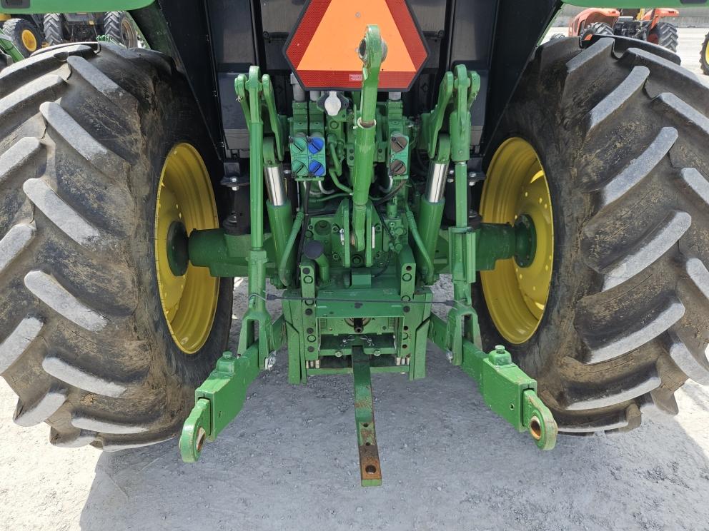 Image for 2018 John Deere 6110M