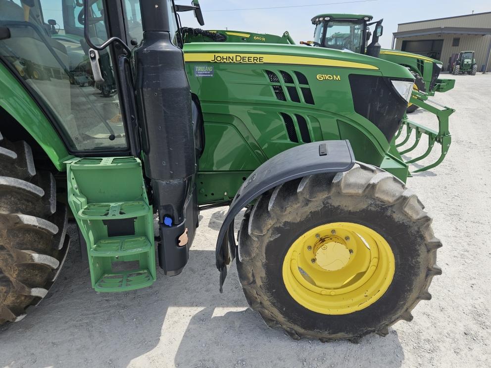 Image for 2018 John Deere 6110M