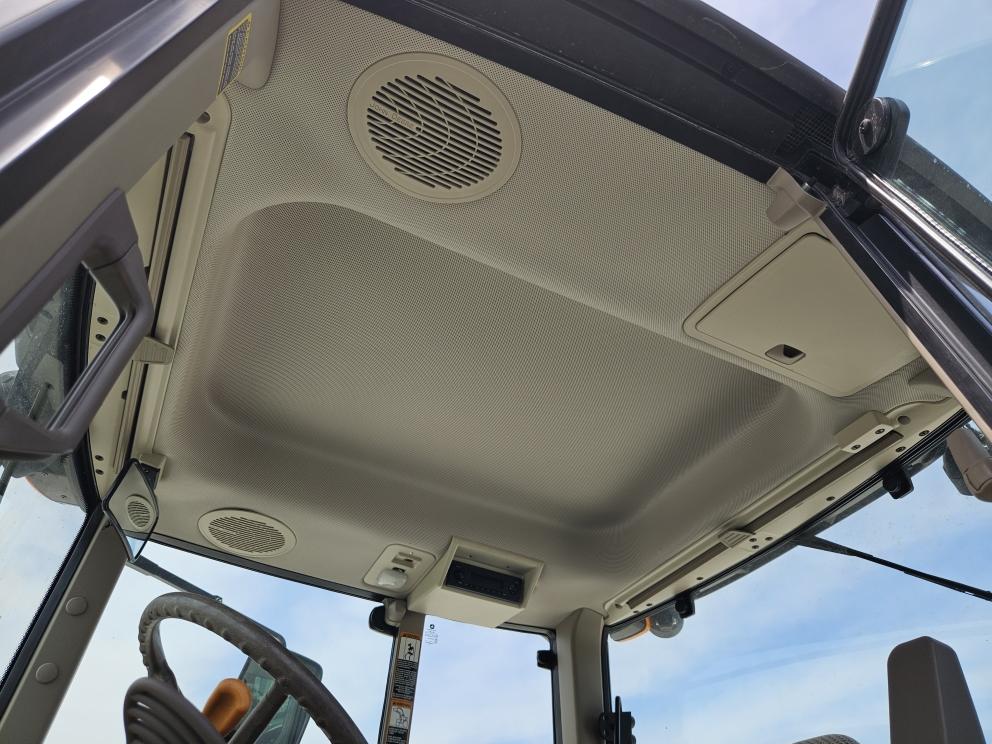 Image for 2018 John Deere 6110M