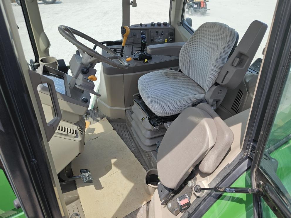 Image for 2018 John Deere 6110M