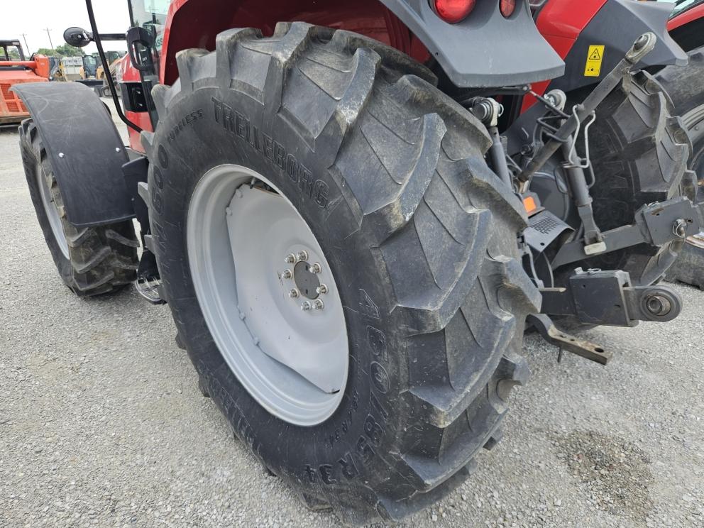 Image for 2018 Massey Ferguson 5711