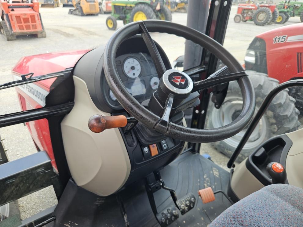 Image for 2018 Massey Ferguson 5711