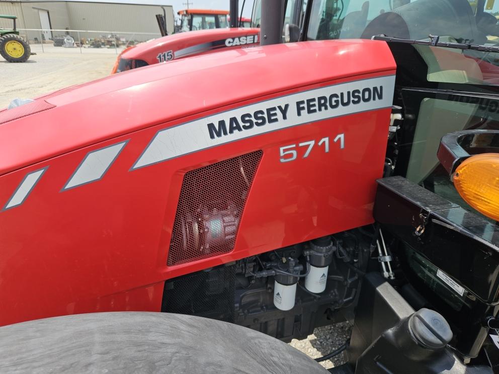 Image for 2018 Massey Ferguson 5711