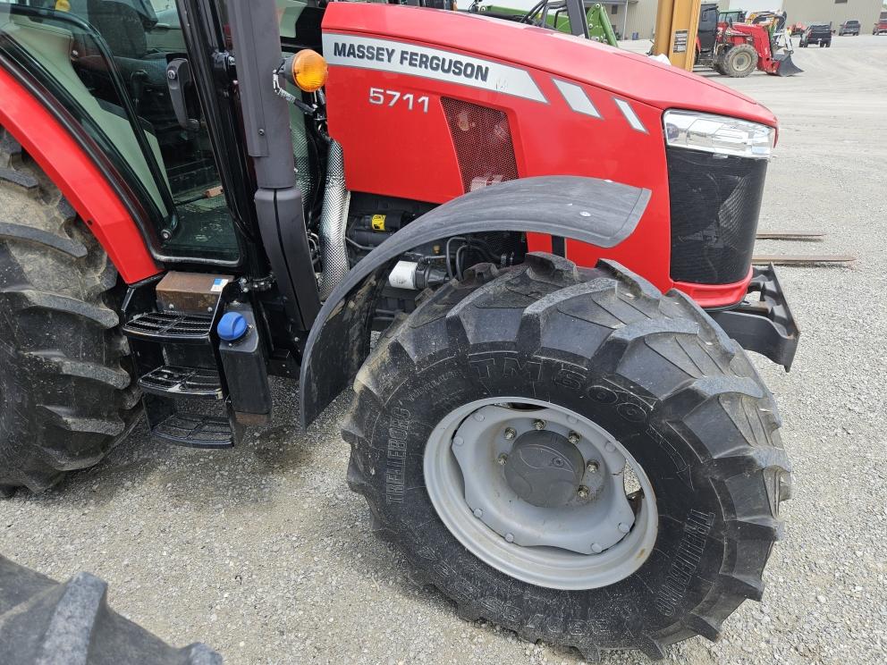 Image for 2018 Massey Ferguson 5711