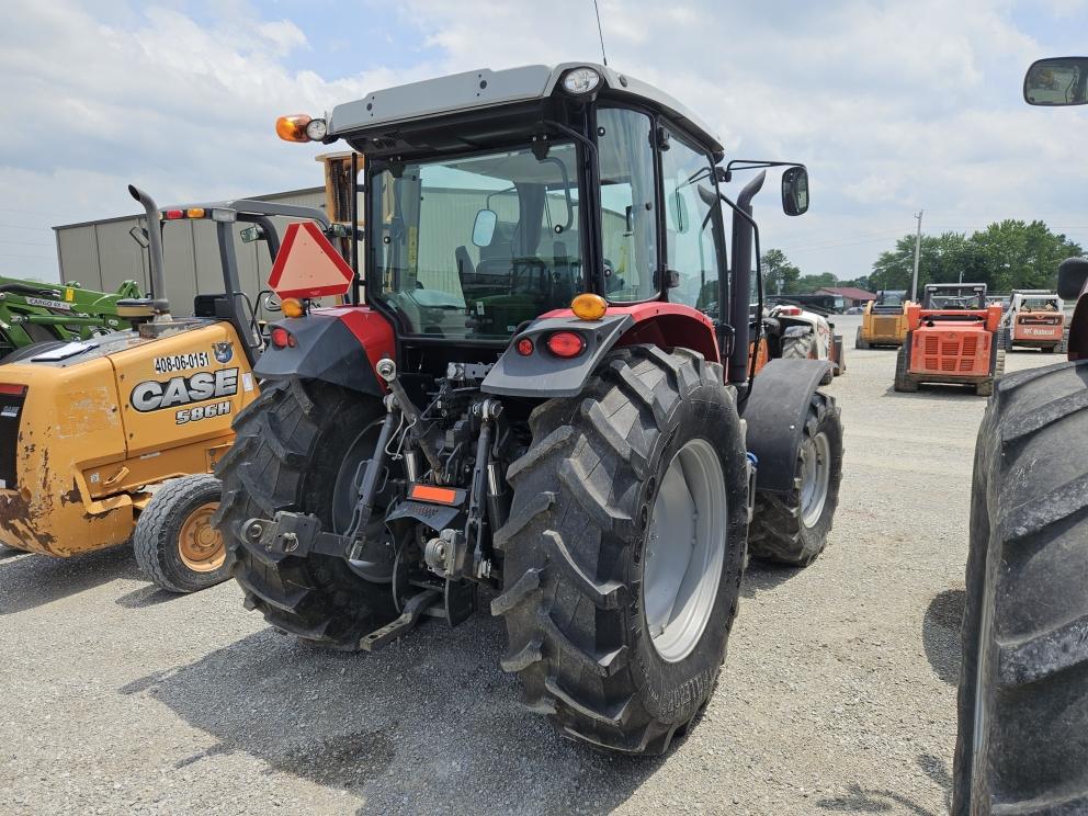 Image for 2018 Massey Ferguson 5711