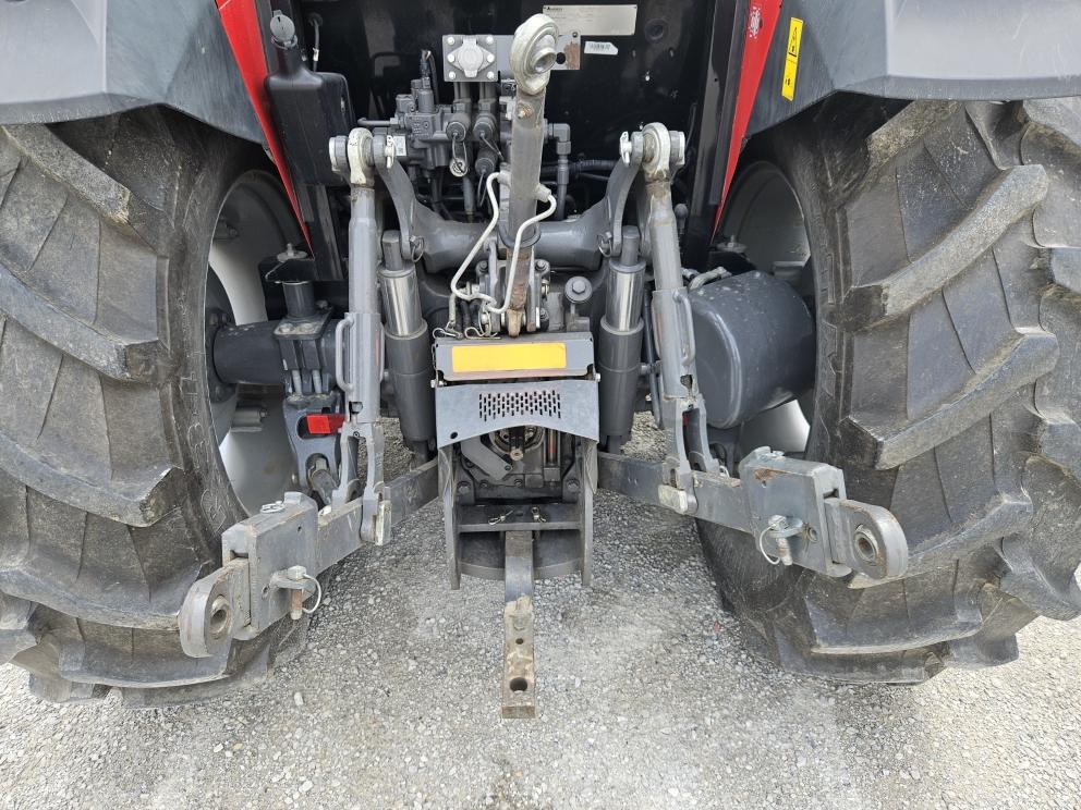 Image for 2018 Massey Ferguson 5711