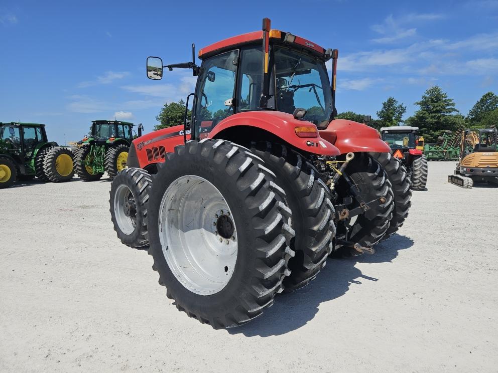 Image for 2011 Case IH Magnum 225 CVT