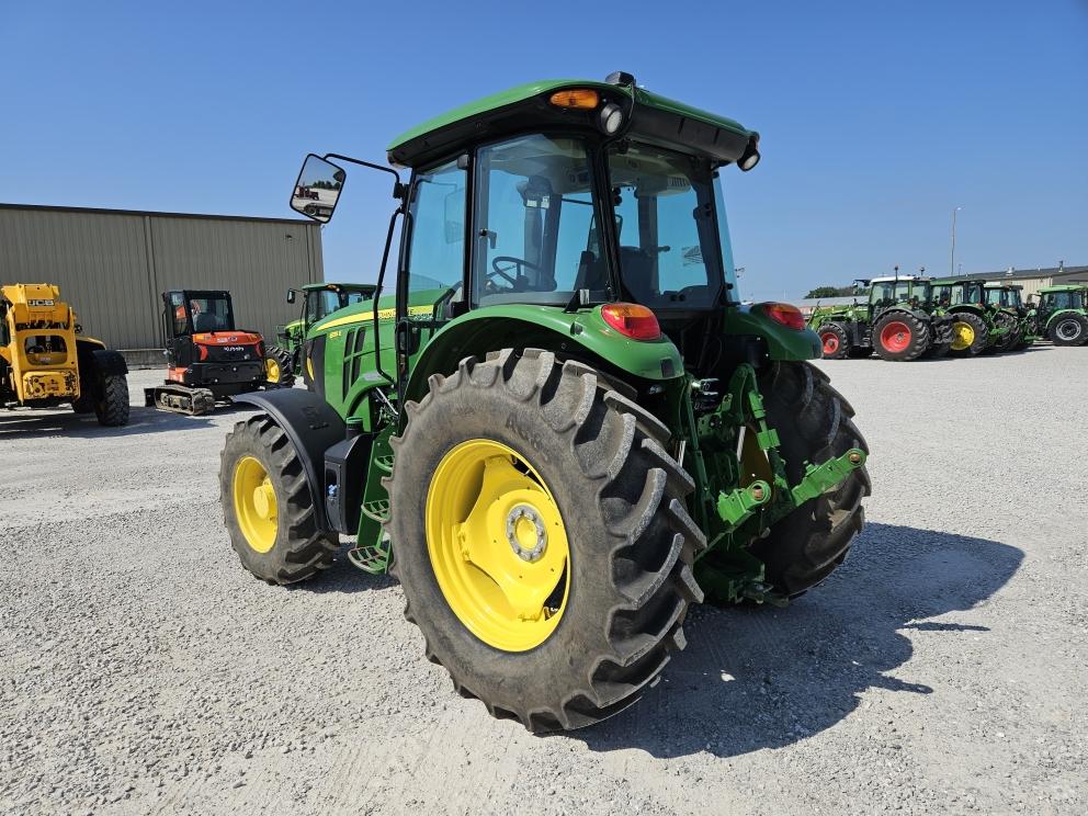 Image for 2021 John Deere 6135E