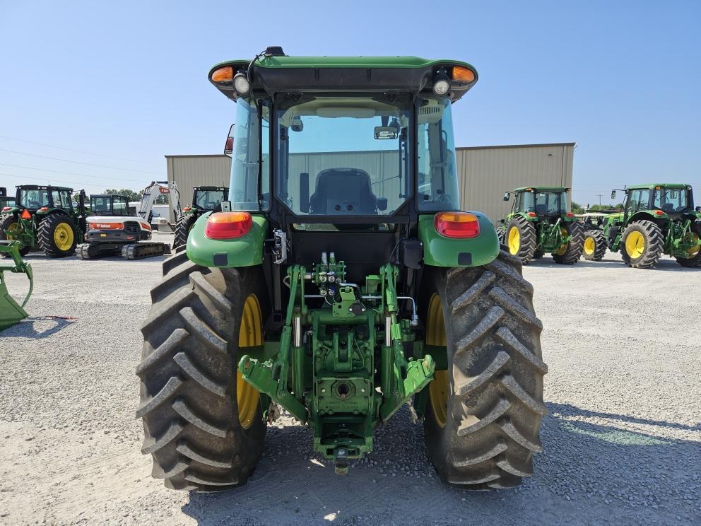 Image for 2021 John Deere 6135E
