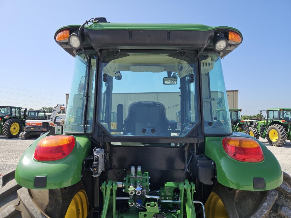 Image for 2021 John Deere 6135E