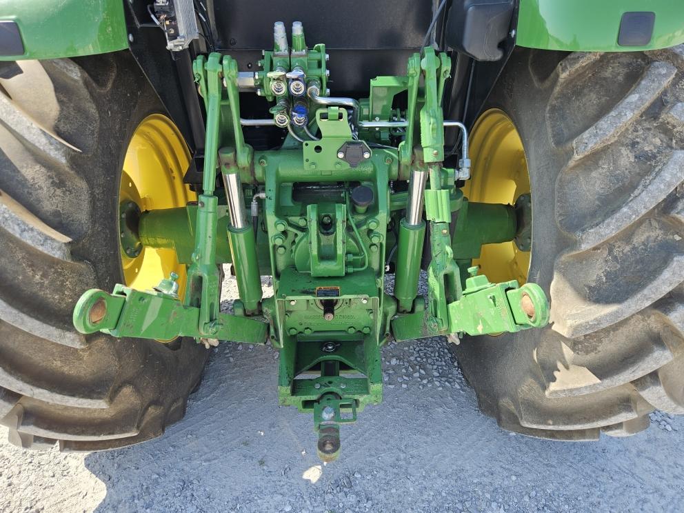 Image for 2021 John Deere 6135E
