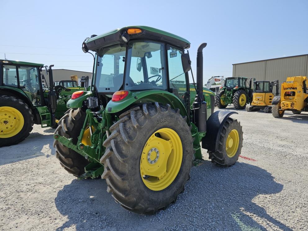 Image for 2021 John Deere 6135E