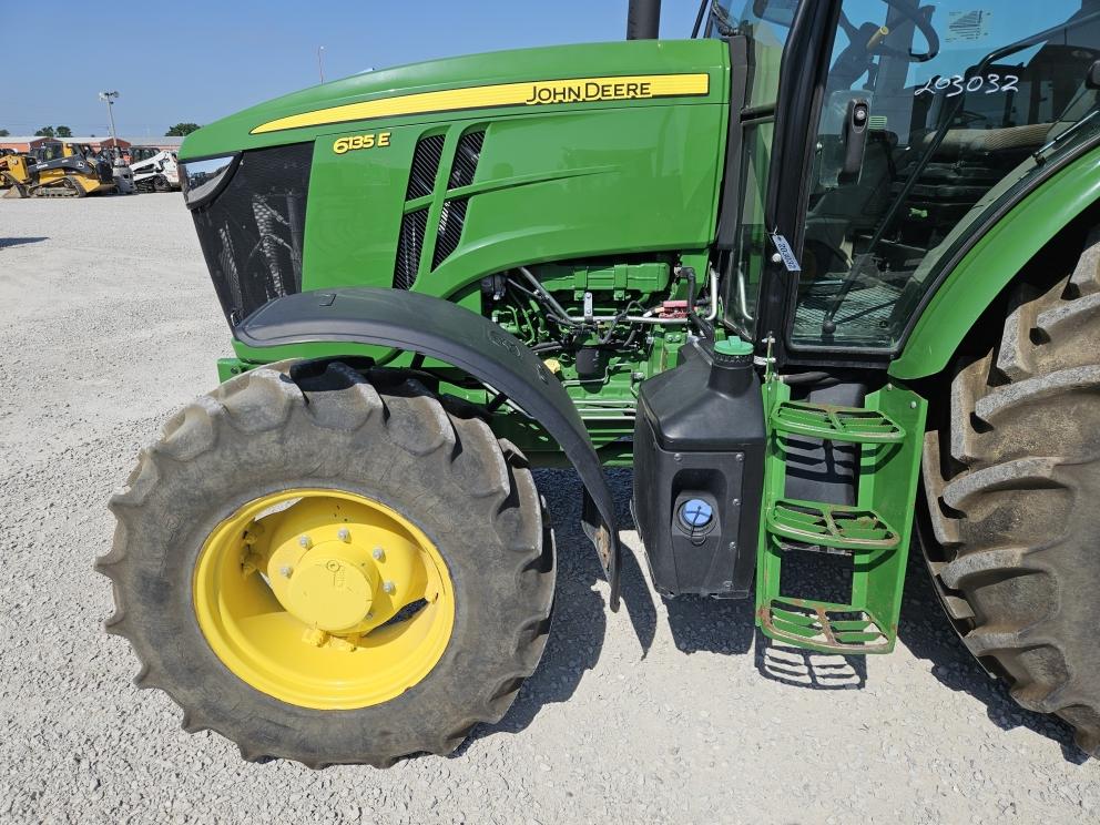 Image for 2021 John Deere 6135E