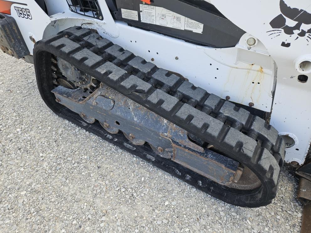 Image for 2018 Bobcat T595