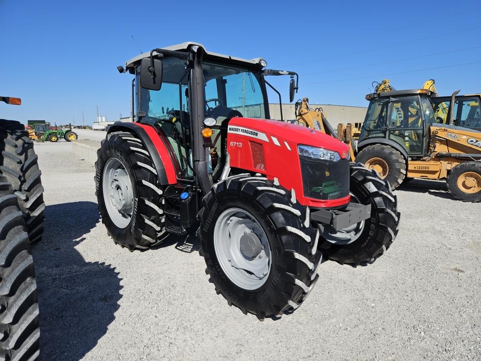 Image for 2020 Massey Ferguson 6713