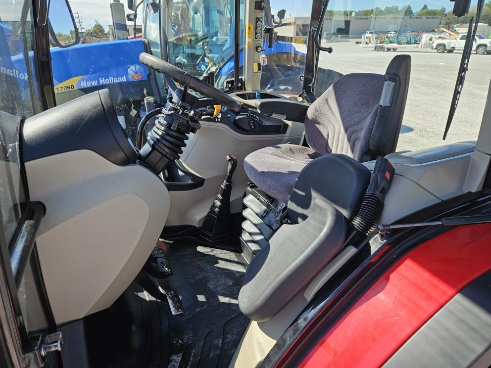 Image for 2020 Massey Ferguson 6713