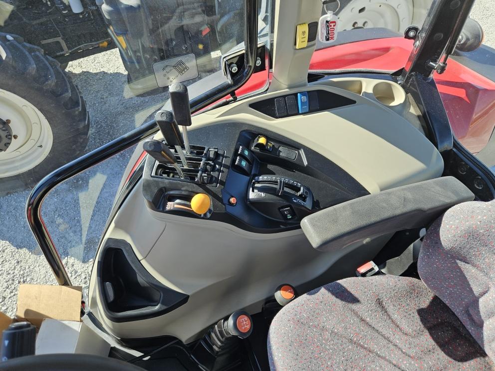 Image for 2020 Massey Ferguson 6713