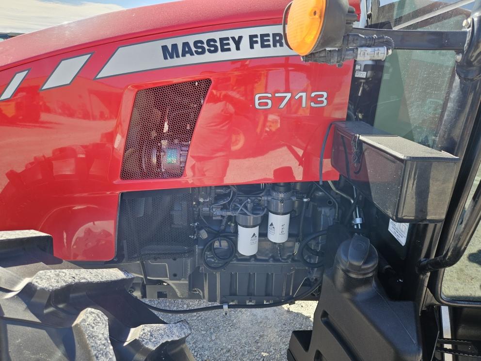 Image for 2020 Massey Ferguson 6713