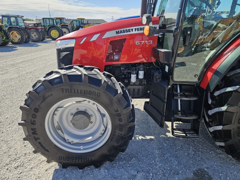 Image for 2020 Massey Ferguson 6713