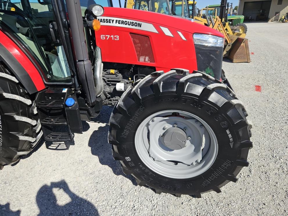 Image for 2020 Massey Ferguson 6713