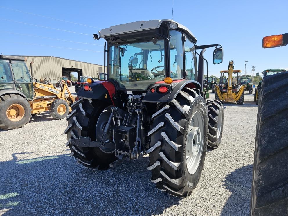 Image for 2020 Massey Ferguson 6713