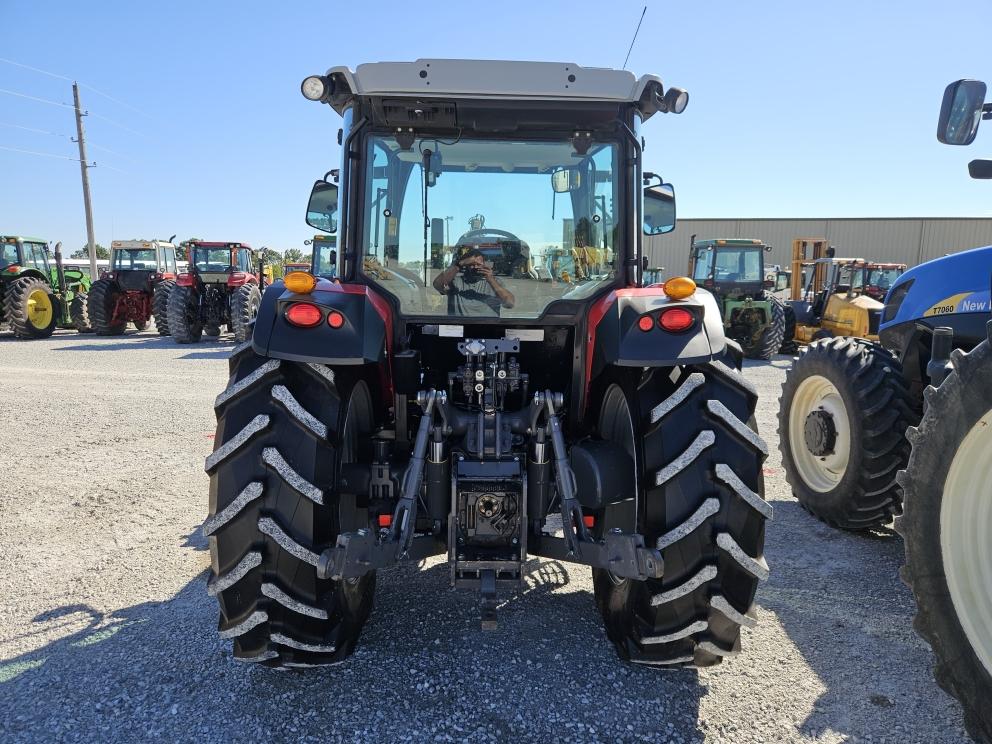 Image for 2020 Massey Ferguson 6713