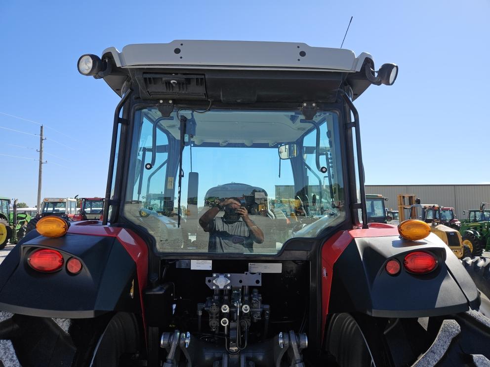 Image for 2020 Massey Ferguson 6713