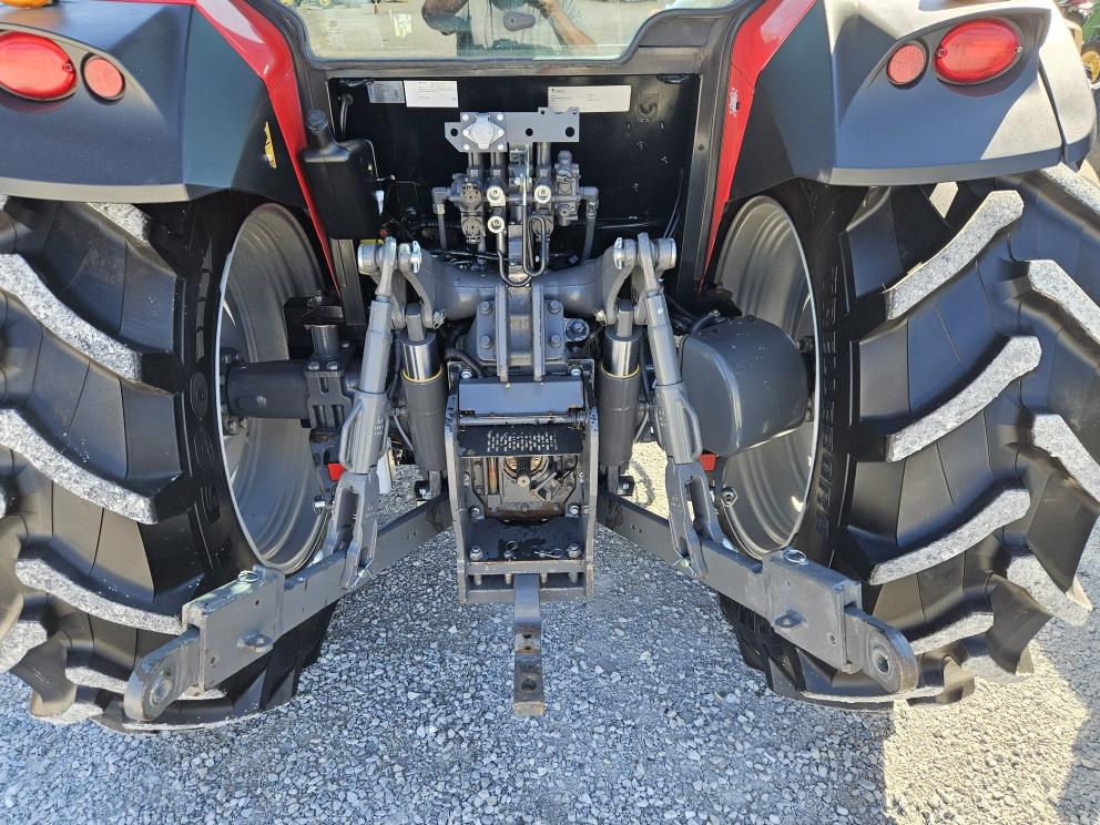 Image for 2020 Massey Ferguson 6713